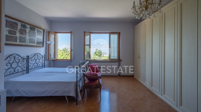 Image No.28-5 Bed Villa for sale