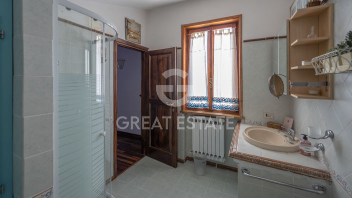 Image No.37-5 Bed Villa for sale