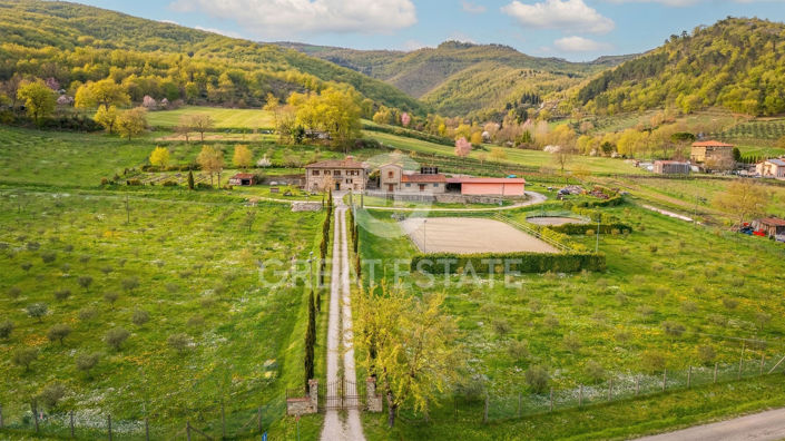 Image No.5-Maison de campagne de 4 chambres à vendre à Castèl Focognano