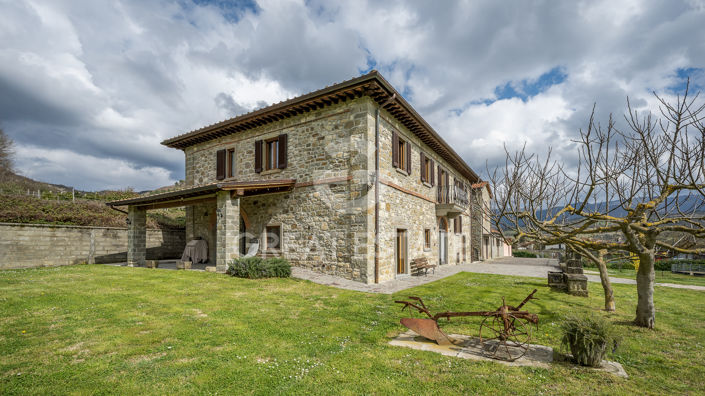 Image No.9-Maison de campagne de 4 chambres à vendre à Castèl Focognano