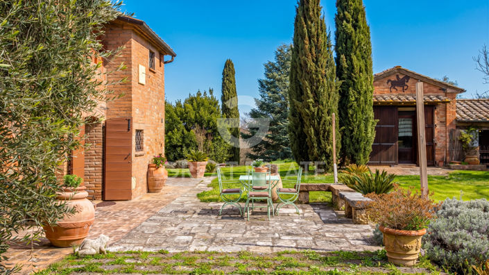 Image No.8-4 Bed Country House for sale
