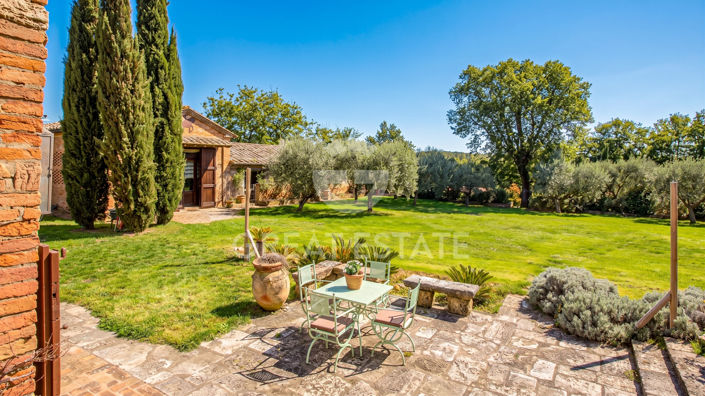 Image No.10-4 Bed Country House for sale