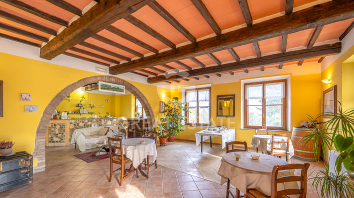 Image No.2-5 Bed Country House for sale