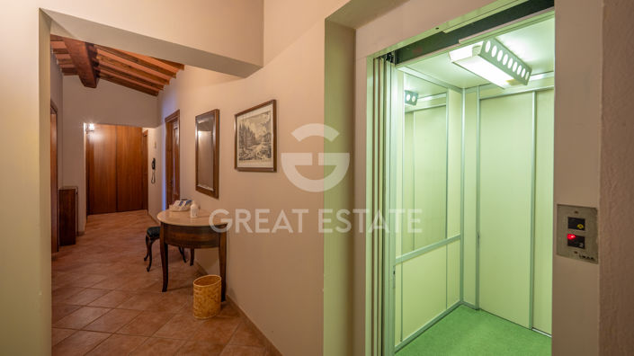 Image No.21-5 Bed Country House for sale