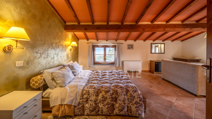 Image No.22-5 Bed Country House for sale