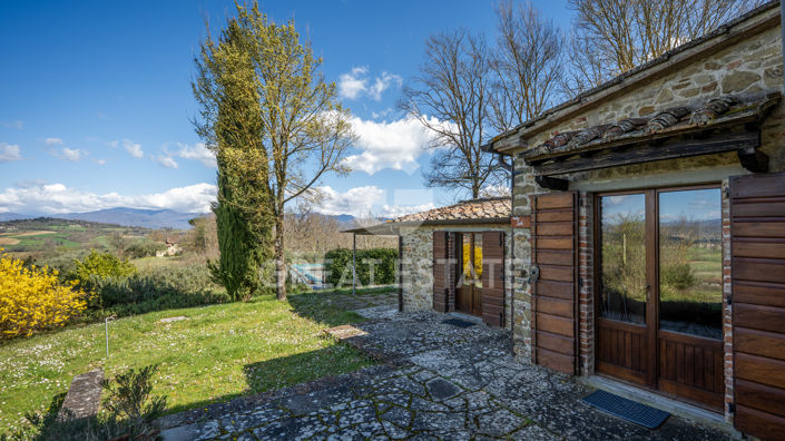Image No.14-Maison de campagne de 6 chambres à vendre à Monterchi