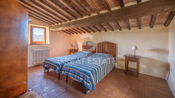 Image No.23-Maison de campagne de 6 chambres à vendre à Monterchi