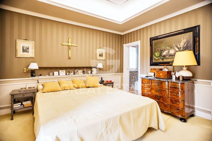 Image No.22-9 Bed Villa for sale