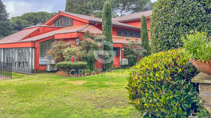 Image No.3-9 Bed Villa for sale