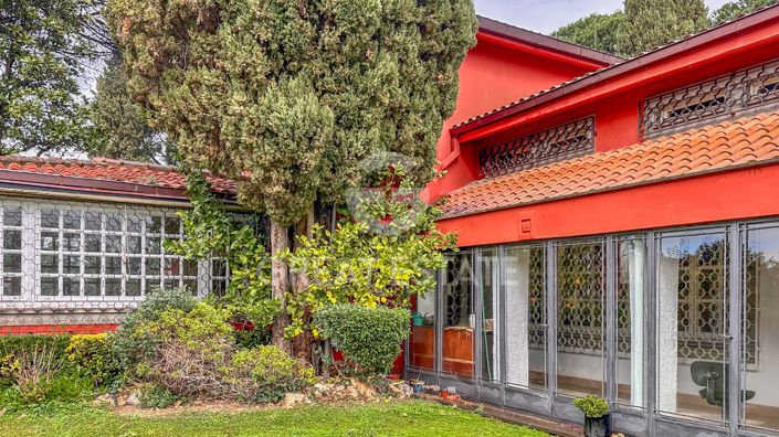 Image No.9-9 Bed Villa for sale