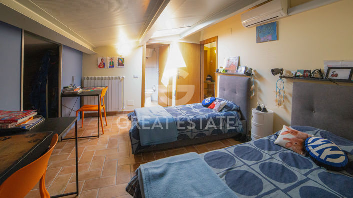 Image No.14-8 Bed Country House for sale