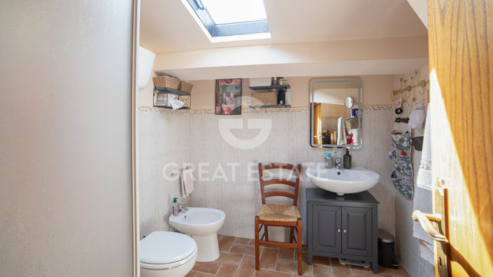 Image No.16-8 Bed Country House for sale