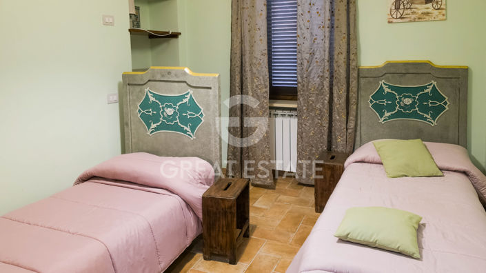 Image No.25-8 Bed Country House for sale