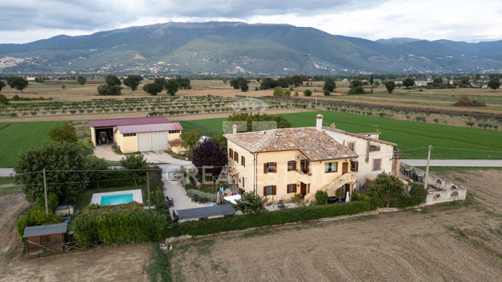 Image No.3-8 Bed Country House for sale