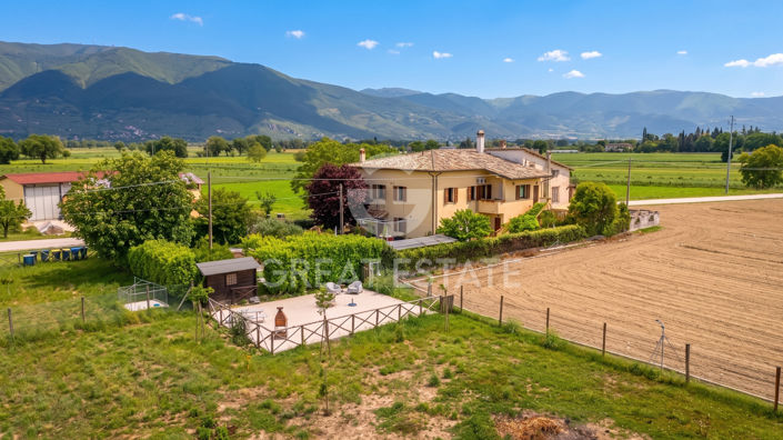 Image No.3-Maison de campagne de 8 chambres à vendre à Castèl Ritaldi