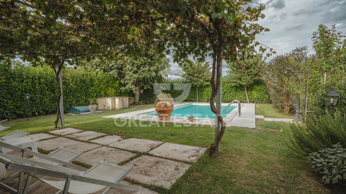 Image No.32-8 Bed Country House for sale