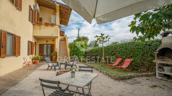 Image No.7-8 Bed Country House for sale