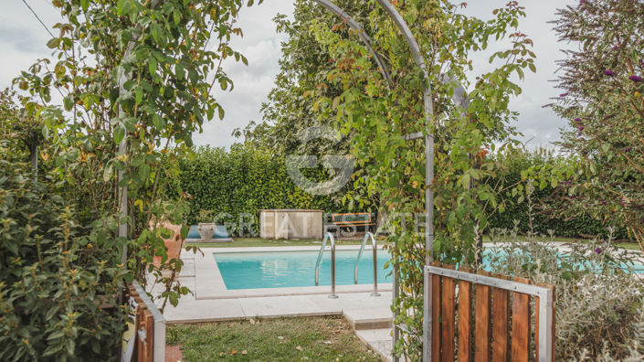 Image No.9-8 Bed Country House for sale