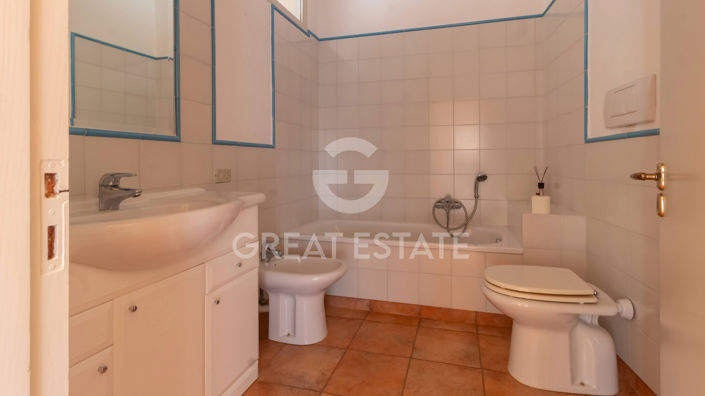 Image No.13-3 Bed Property for sale