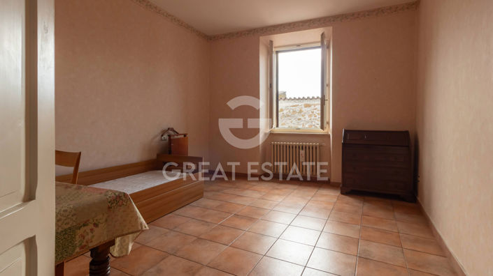 Image No.14-3 Bed Property for sale