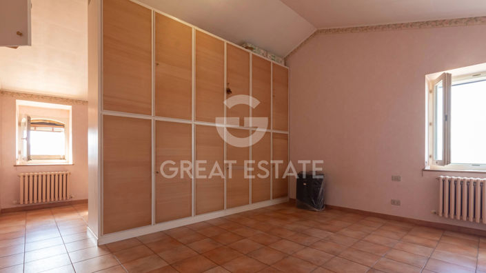 Image No.18-3 Bed Property for sale