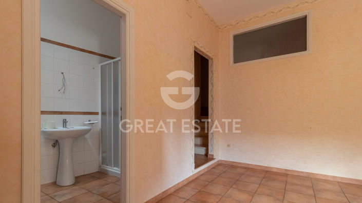 Image No.10-3 Bed Property for sale