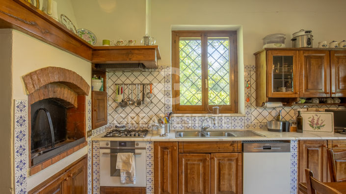 Image No.18-4 Bed Country House for sale