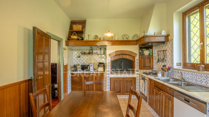 Image No.20-4 Bed Country House for sale