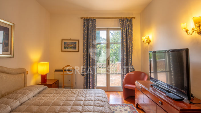 Image No.23-4 Bed Country House for sale