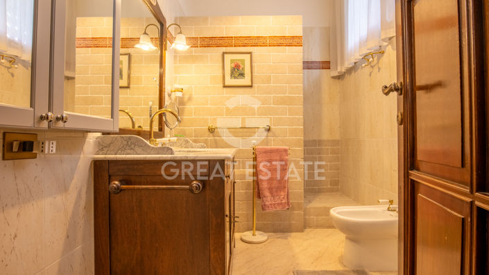 Image No.25-4 Bed Country House for sale