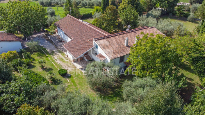 Image No.5-4 Bed Country House for sale