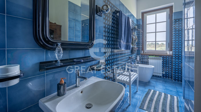 Image No.30-4 Bed Country House for sale