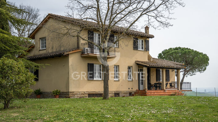 Image No.10-4 Bed Country House for sale