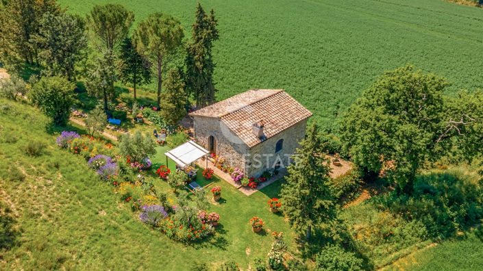 Image No.13-Maison de campagne de 14 chambres à vendre à Corciano