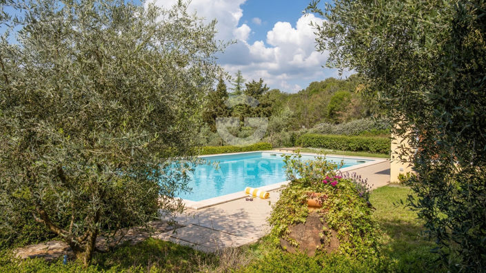 Image No.18-Maison de campagne de 14 chambres à vendre à Corciano