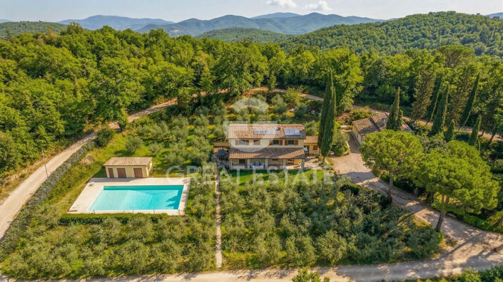 Image No.19-Maison de campagne de 14 chambres à vendre à Corciano