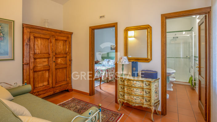 Image No.23-Maison de campagne de 14 chambres à vendre à Corciano