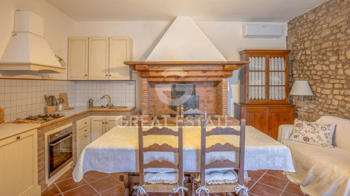 Image No.25-Maison de campagne de 14 chambres à vendre à Corciano