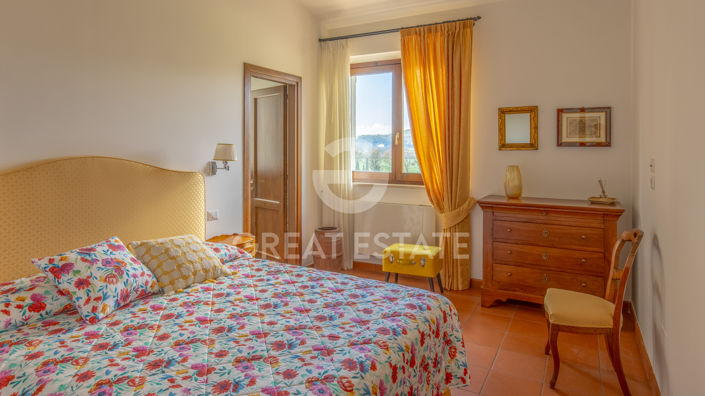 Image No.27-Maison de campagne de 14 chambres à vendre à Corciano