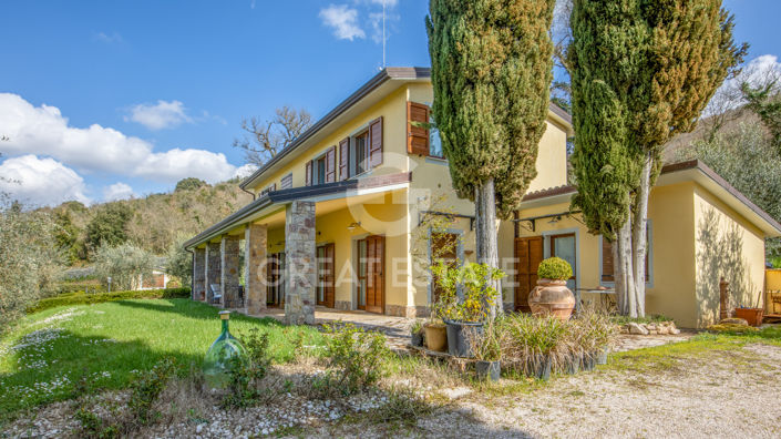 Image No.5-Maison de campagne de 14 chambres à vendre à Corciano