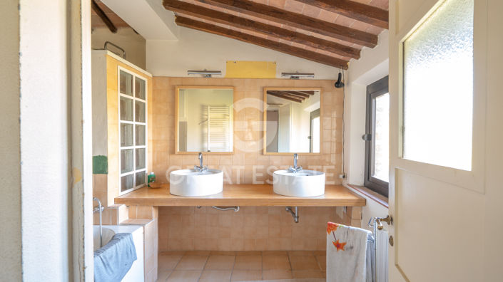 Image No.29-10 Bed Country House for sale