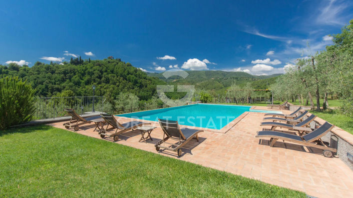 Image No.12-10 Bed Country House for sale