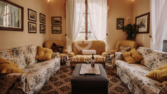 Image No.22-10 Bed Country House for sale