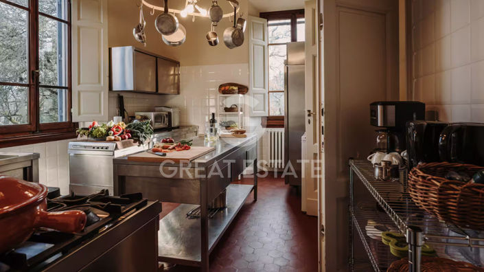 Image No.27-10 Bed Country House for sale