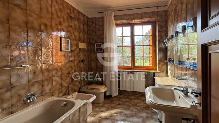 Image No.18-3 Bed Country House for sale