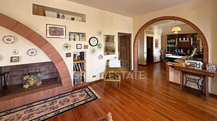 Image No.5-3 Bed Country House for sale