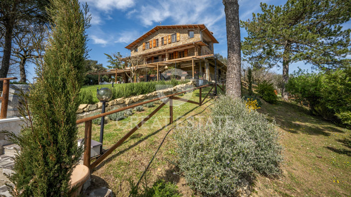 Image No.9-Maison de campagne de 4 chambres à vendre à Umbertide