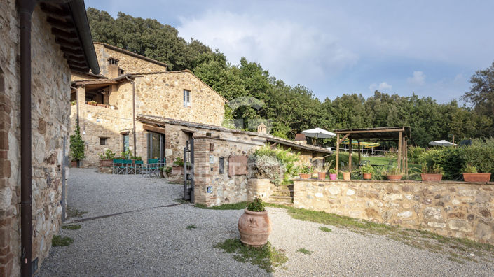 Image No.10-12 Bed Country House for sale