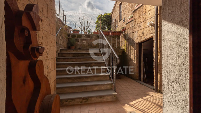 Image No.11-3 Bed Property for sale