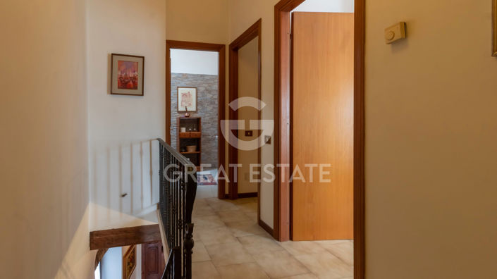 Image No.27-3 Bed Property for sale